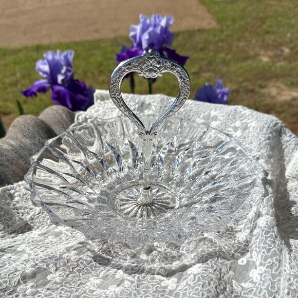 Vintage Crystal candy dish with silver handle - Picture 7 of 13